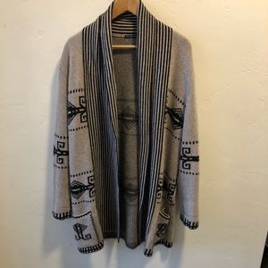 BRANDY MELVILLE CARDIGAN SWEATER